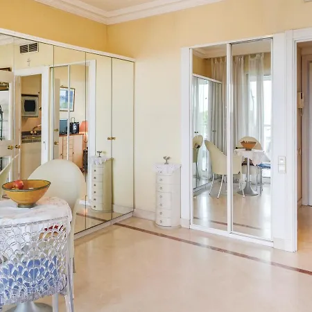 Studio In Vallauris